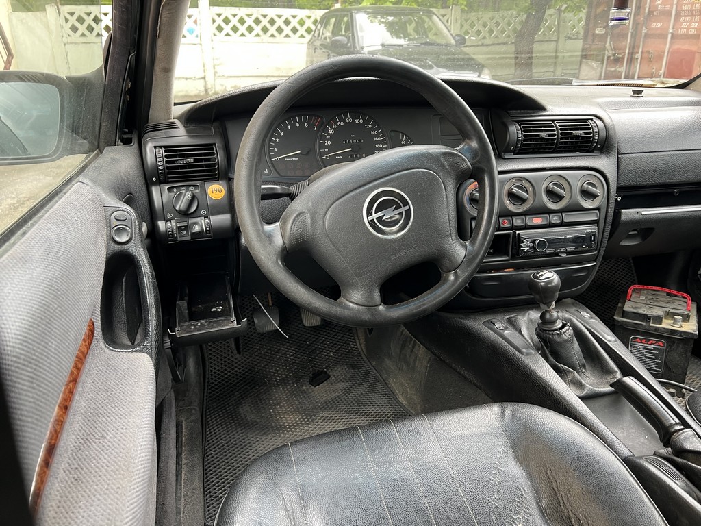Opel, Omega, 1995