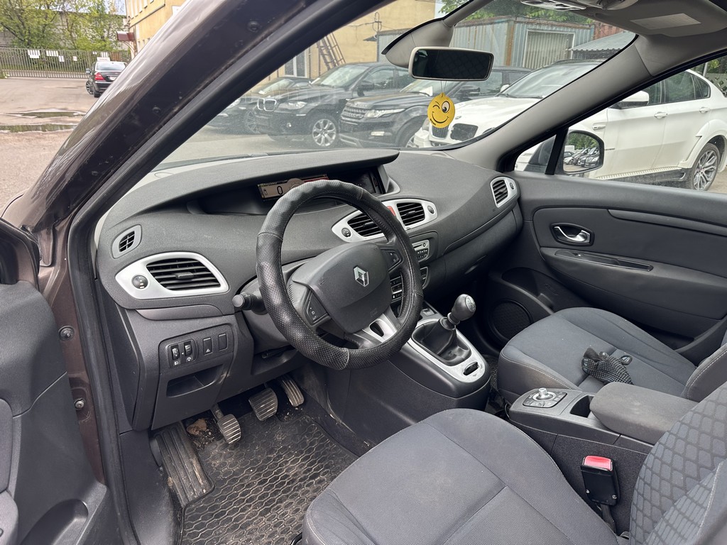 Renault, Grand Scenic, 2010