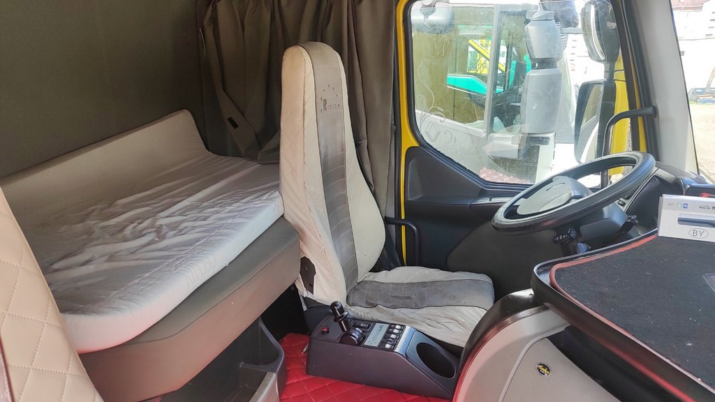Renault, Premium, 2011