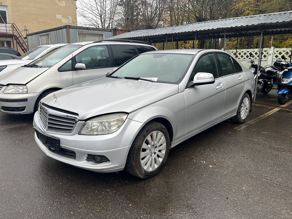 Mercedes-Benz, C200