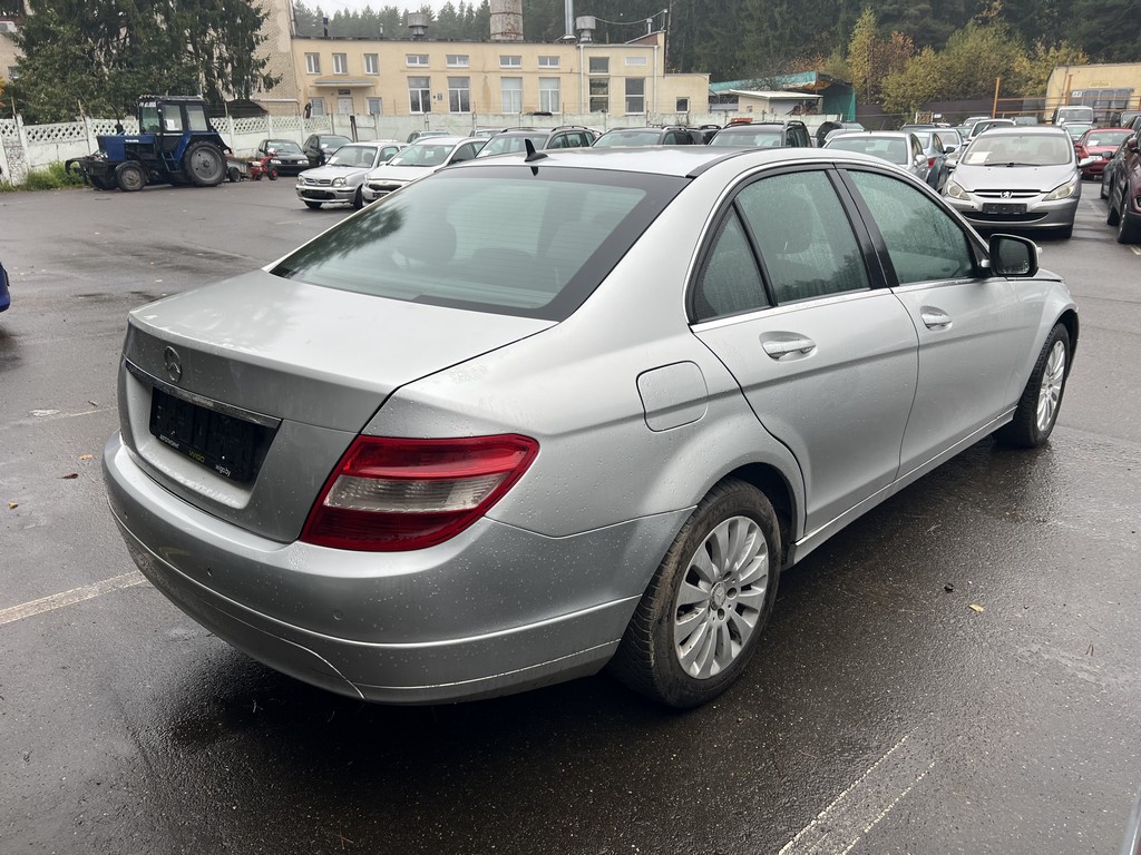 Mercedes-Benz, C200