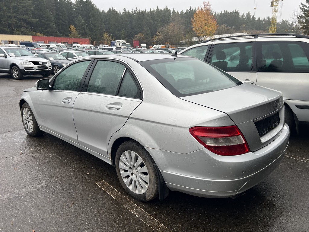 Mercedes-Benz, C200