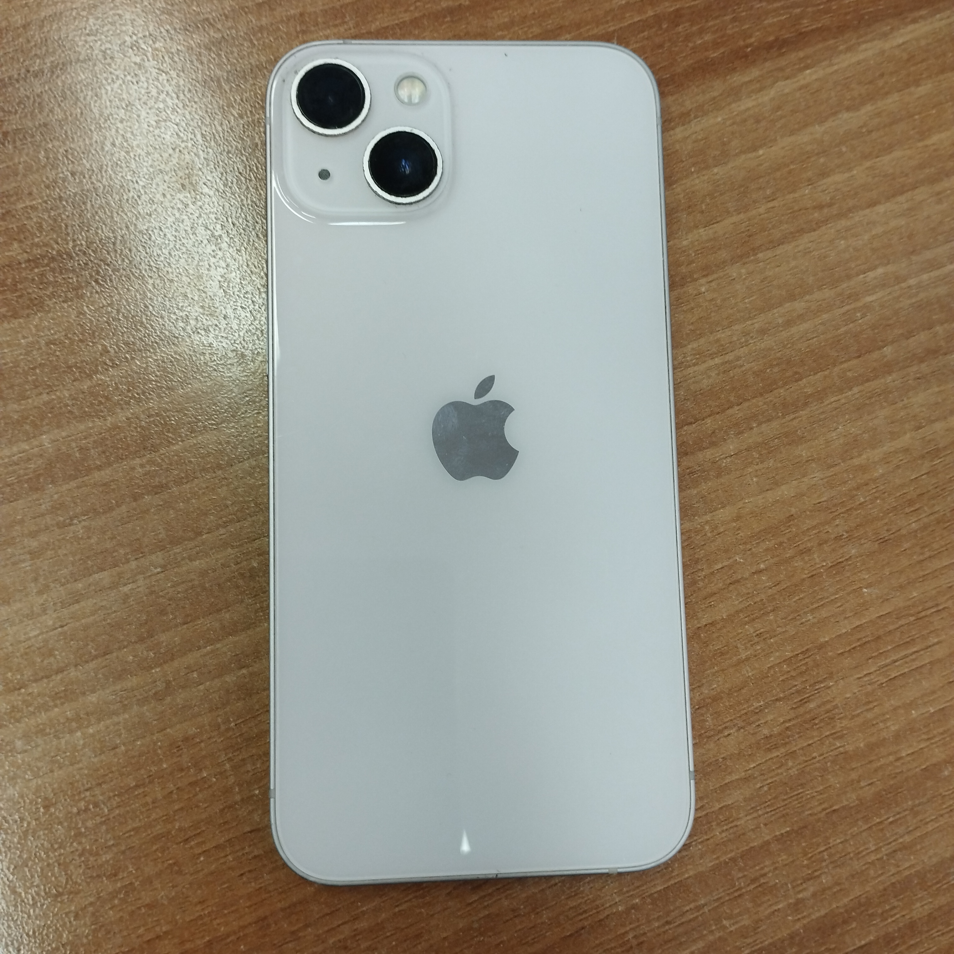 Мобильный телефон iPhone 13 (ML973LLA - A2482). серийный номер NDQF6TW1W4. imei 1: 359888170626266. imei 2: 359888170571215. в корпусе белого цвета. имеются царапины экрана и задней крышки. сколы рамки. без зу. бу . Для использования в качестве запас...