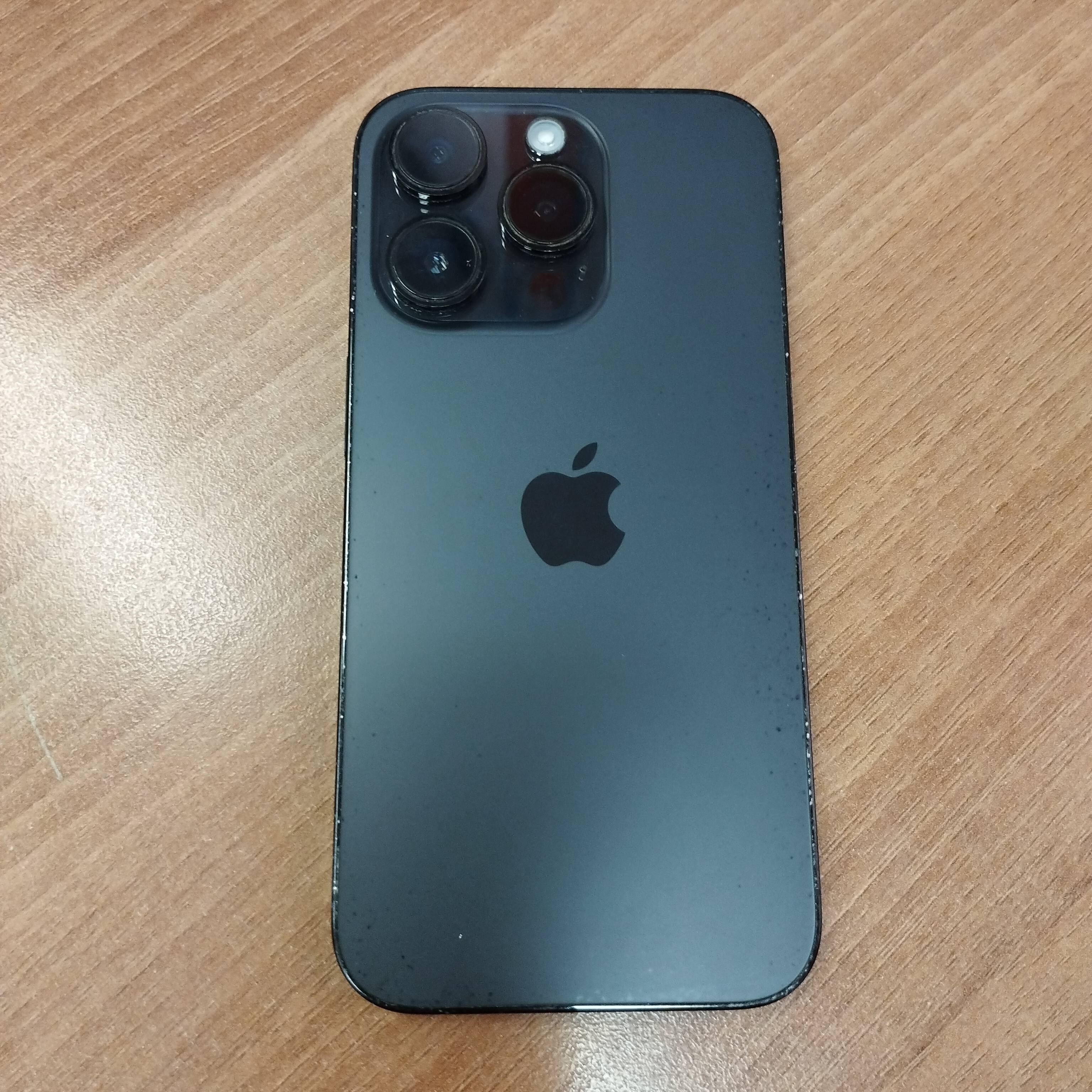 Мобильный телефон iPhone 15 Plus (MTXR3LLA). серийный номер GVHPW50QFV. imei 1: 354387359131219. imei 2: 354387359065177. в корпусе черного цвета. имеются потертости. без зу. бу . Для использования в качестве запасных частей в неразобранном виде