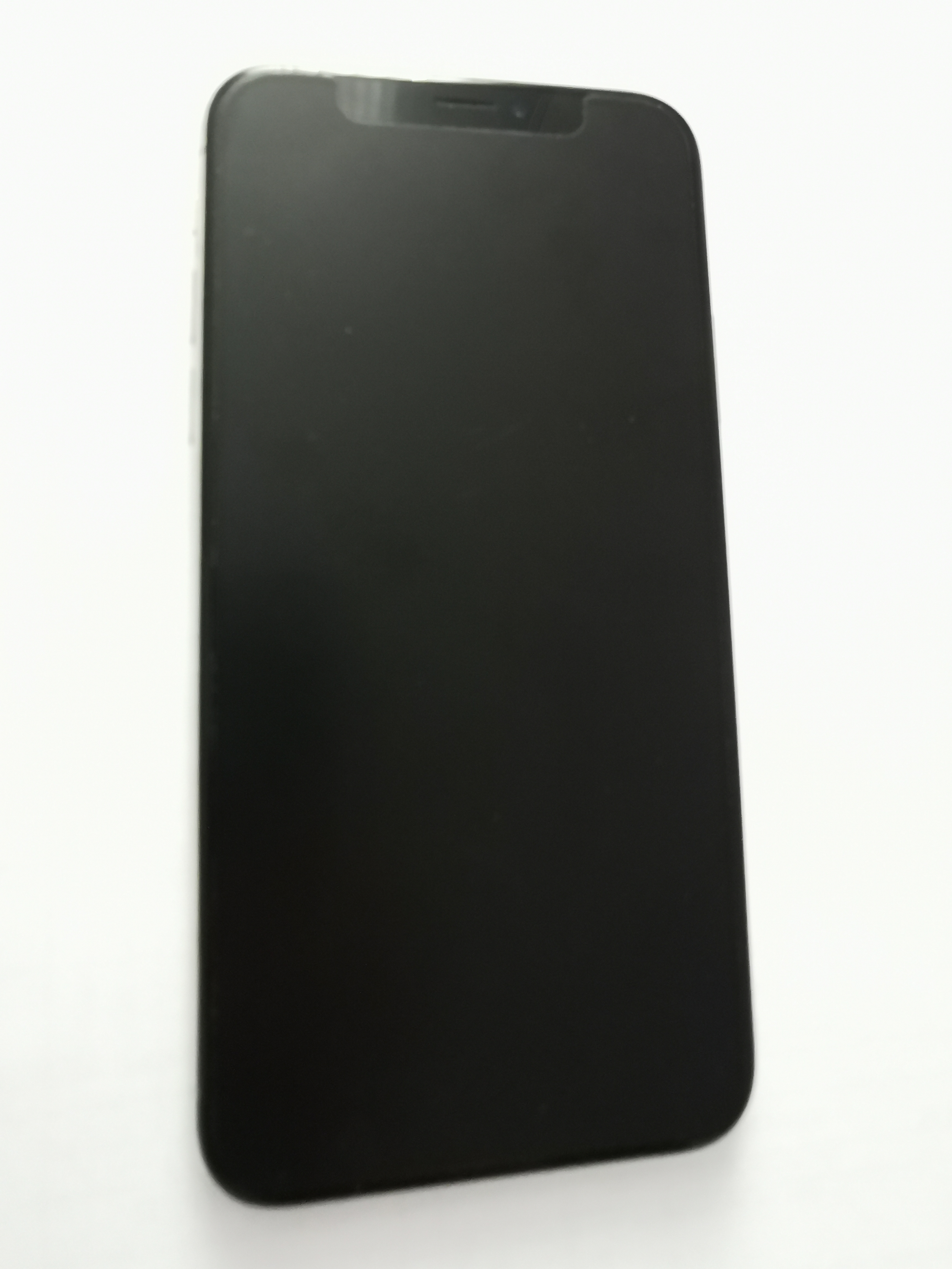 Мобильный телефон iPhone X память 64 ГБ. IMEI: 354867094968231. в корпусе серого цвета. бывший в употреблении. в рабочем состоянии. Дефекты: на защитной пленке и корпусе мелкие царапины и потертости В качестве запасных частей. в неразобранном виде.