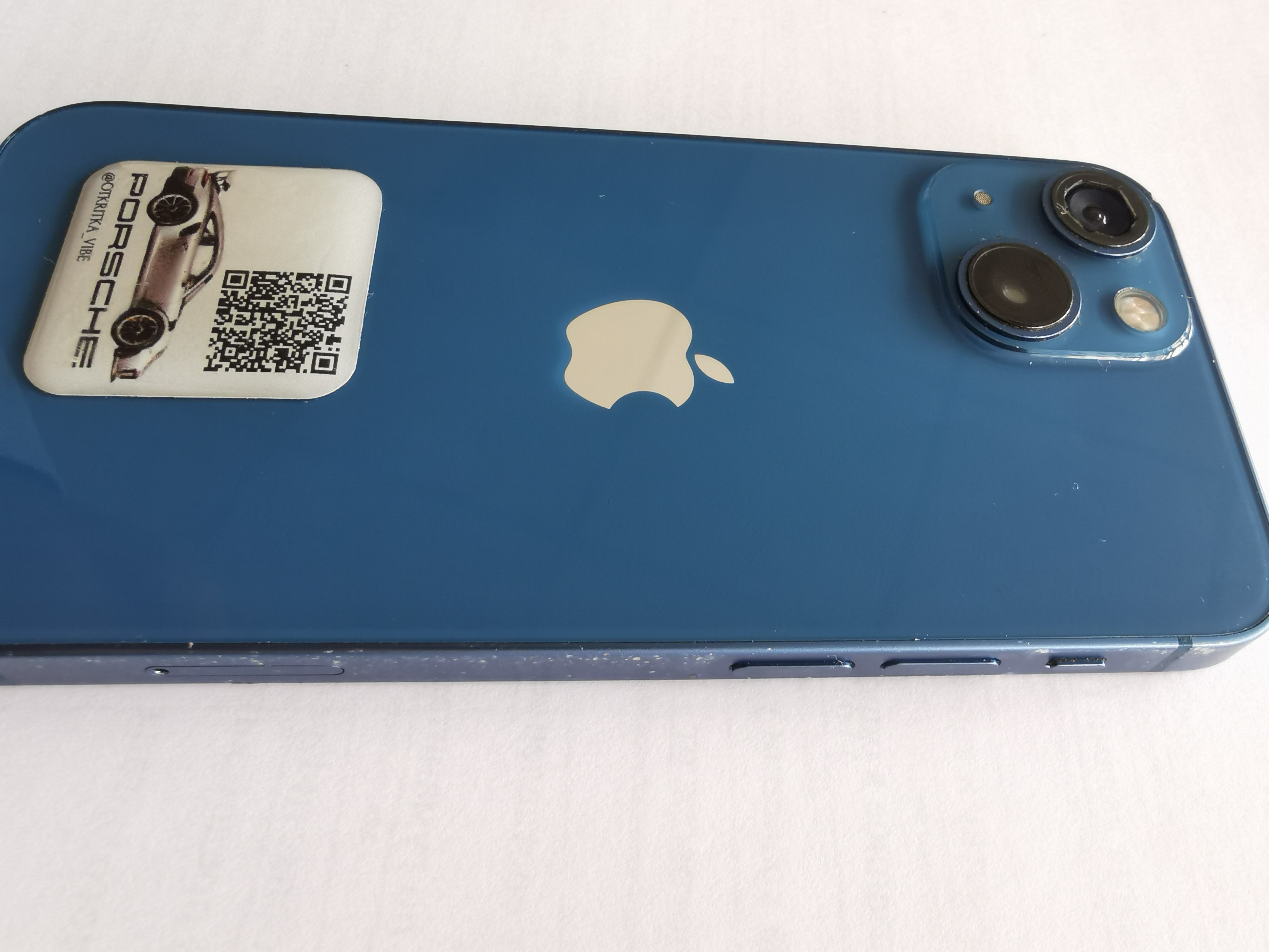 Мобильный телефон iPhone 13 mini модель MLJN3J/A . s/n: FVNH4633TW. память 256 ГБ. IMEI1: 353410577828662. IMEI2: 353410578497525. в корпусе голубого цвета. бывший в употреблении. в рабочем состоянии. Дефекты: на камере отсутствует защитное стекло. н...