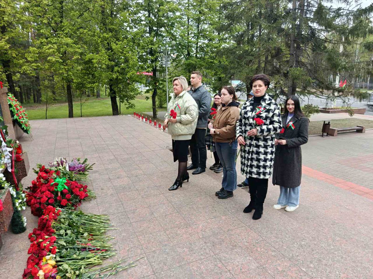 Возложение цветов к памятнику погибшим в годы Великой Отечественной войны к 80-летию Победы в Великой Отечественной войне  