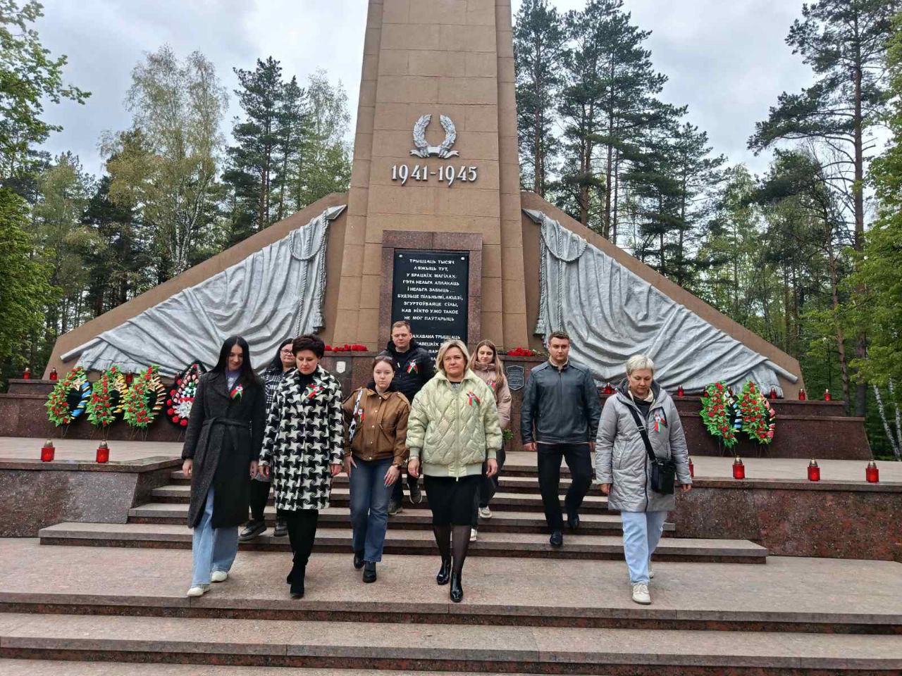 Возложение цветов к памятнику погибшим в годы Великой Отечественной войны к 80-летию Победы в Великой Отечественной войне  