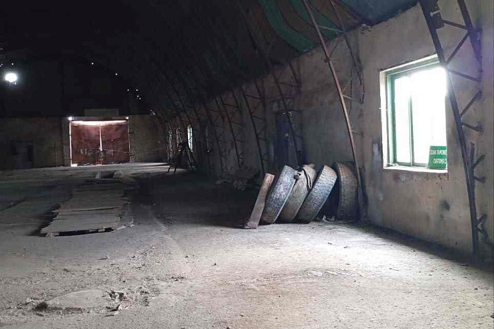 Капитальное строение общей площадью 1266,4 кв.м (наименование - цех деревообработки с АБК), расположенное по адресу: Гродненская область, Новогрудский район,  г. Новогрудок, ул. Советская, 85  