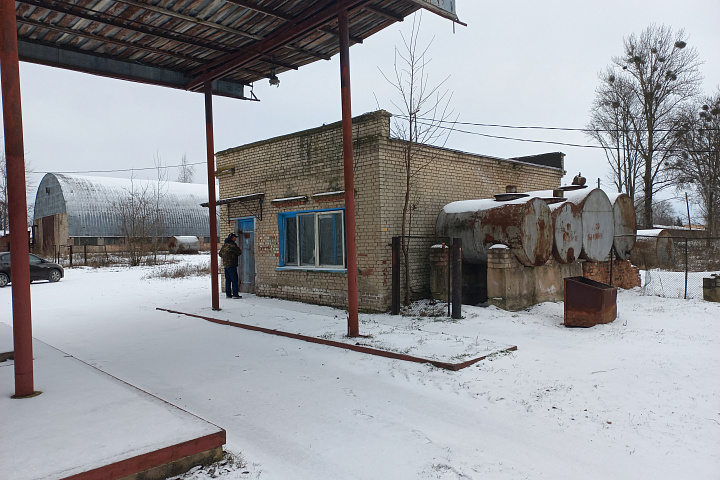 Здание специализированное для ремонта и технического обслуживания автомобилей, площадью 36,2 кв.м., расположено по адресу: Минская обл., Слуцкий р-н, Весейский с/с, 9/8, восточнее аг. Весея