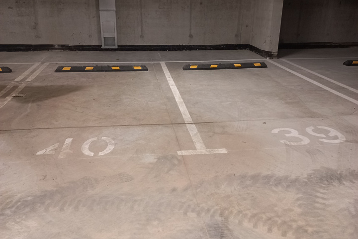 Изолированное помещение с инвентарным номером 500D-7988236173 (назначение - Машино-место; наименование - Машино-место), площадью 13,0 кв.м, расположенное по адресу: г. Минск, ул. Гастелло, 8-273