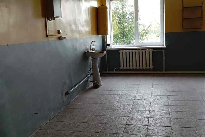 Капитальное строение общей площадью 1266,4 кв.м (наименование - цех деревообработки с АБК), расположенное по адресу: Гродненская область, Новогрудский район,  г. Новогрудок, ул. Советская, 85  