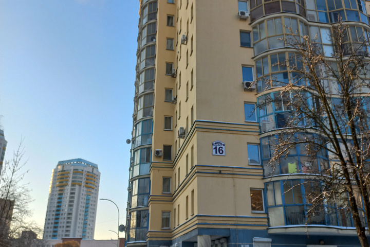 Изолированное помещение (назначение - Квартира, наименование - Квартира № 75), общей площадью 74,3 кв.м, расположенное по адресу: г. Минск, пр-т Газеты "Правда", 16-75